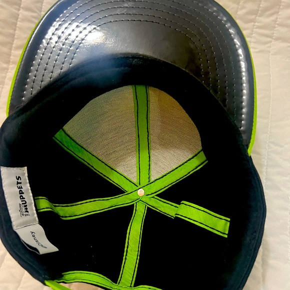 The Disney Muffet Kermit the Frog Hat - Picture 3 of 6